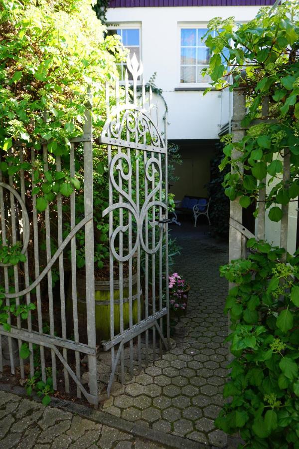 קוברן-גונדורף Hotel Garni Altes Winzerhaus Moselschaenke מראה חיצוני תמונה